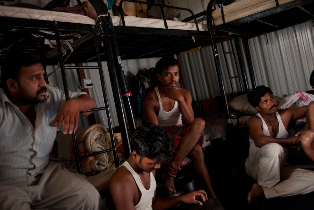 Le Camp Al Wakra, au milieu du désert.
Les ouvriers vivent à 8 ou 10 dans la même chambre.